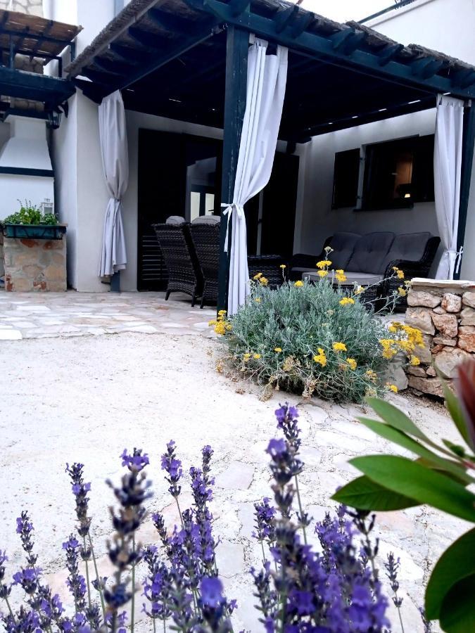Lavender Hill Hvar Villa - pool, jacuzzi,sauna,BBQ Stari Grad  Esterno foto