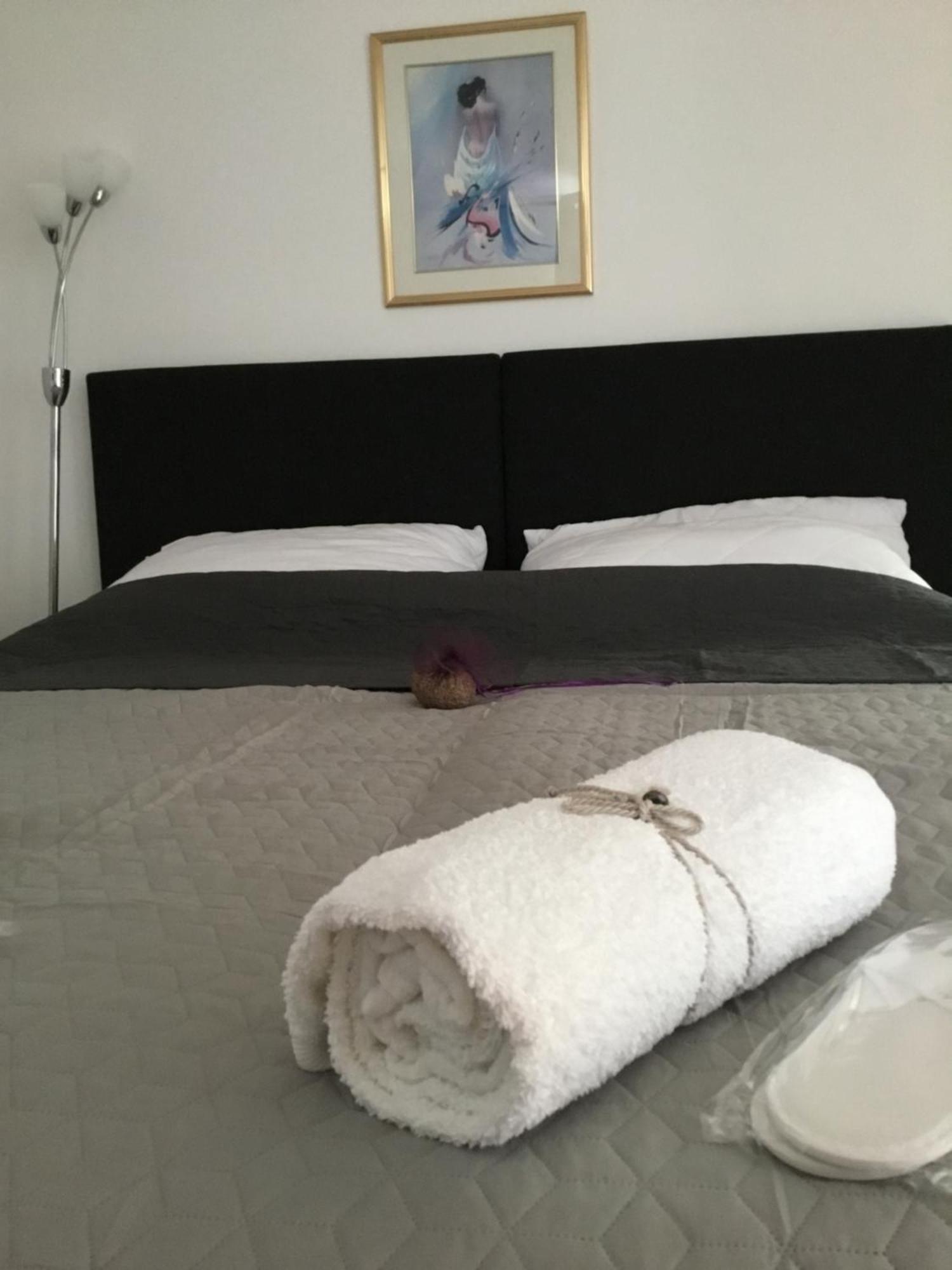 Lavender Hill Hvar Villa - pool, jacuzzi,sauna,BBQ Stari Grad  Esterno foto